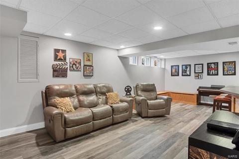 1043 Johanna Dr, Ballwin, MO 63021 photo 23
