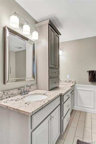 1043 Johanna Dr, Ballwin, MO 63021 photo 17