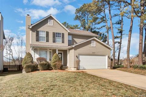 1043 Johanna Dr, Ballwin, MO 63021 photo 1