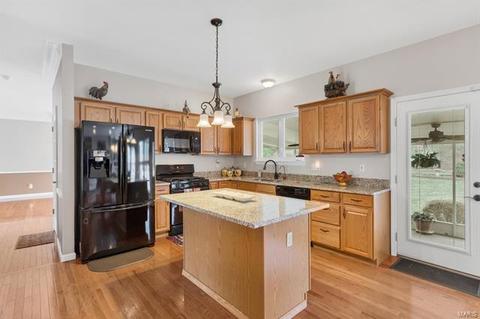17202 Hilltop Rdg, Eureka, MO 63025 photo 11