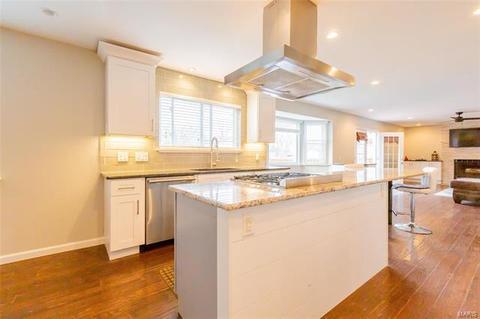807 Palm Bay Dr, Ellisville, MO 63021 photo 9