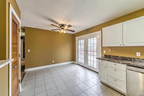 13 Holly Ct, O'fallon, MO 63366 photo 9