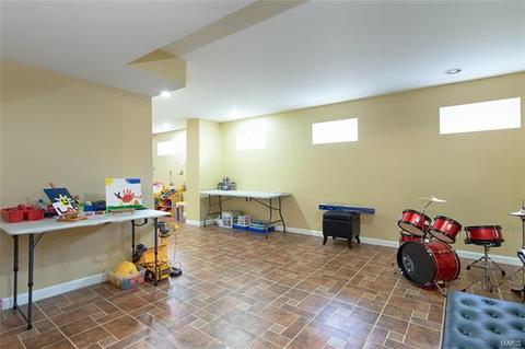 917 Dutch Mill Dr, Ballwin, MO 63011 photo 27