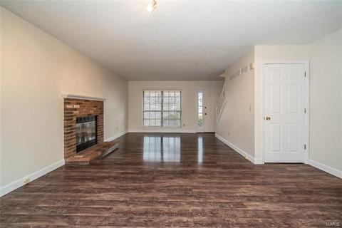 838 Ginger Wood Ct, Ballwin, MO 63021 photo 6
