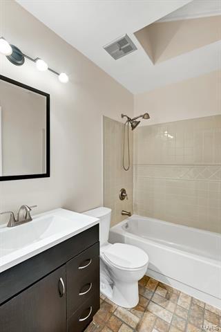 1111 Crested View Dr, Saint Louis, MO 63146 photo 26