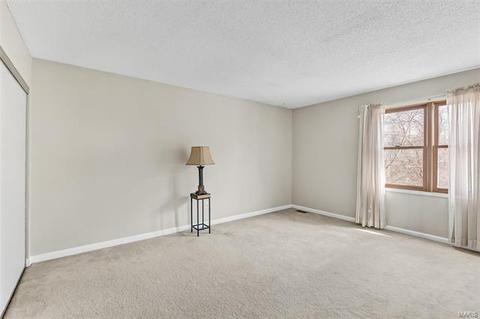 1111 Crested View Dr, Saint Louis, MO 63146 photo 25