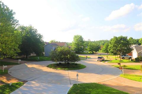 1501 Berry Leaf, Ballwin, MO 63021 photo 3