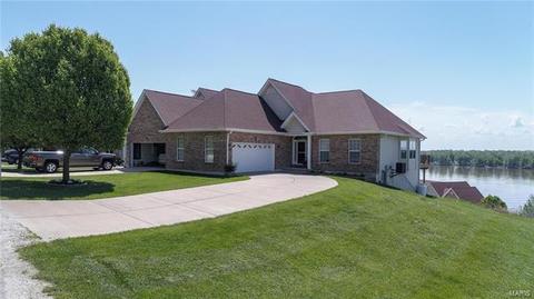 973 Riverview Dr, Golden Eagle, IL 62036 photo 1