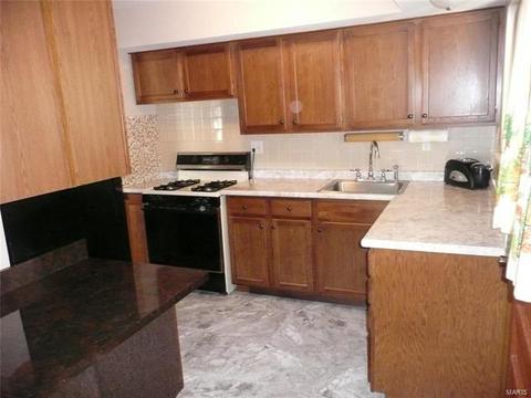 321 Orchard Ave, Ballwin, MO 63021 photo 6