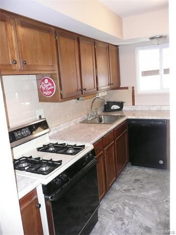 321 Orchard Ave, Ballwin, MO 63021 photo 8