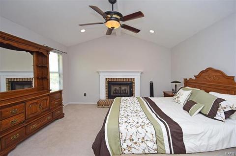 1053 Columbard Dr, Ballwin, MO 63021 photo 21