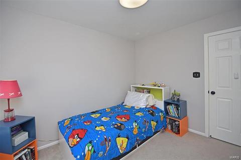 1053 Columbard Dr, Ballwin, MO 63021 photo 27