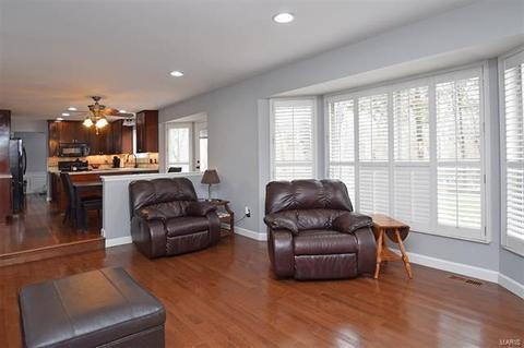 1053 Columbard Dr, Ballwin, MO 63021 photo 6