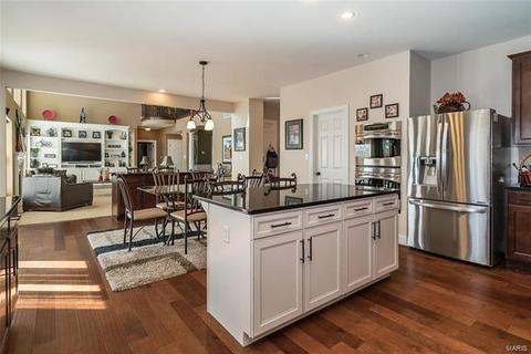 6564 Devonhurst Dr, Saint Louis, MO 63129 photo 32