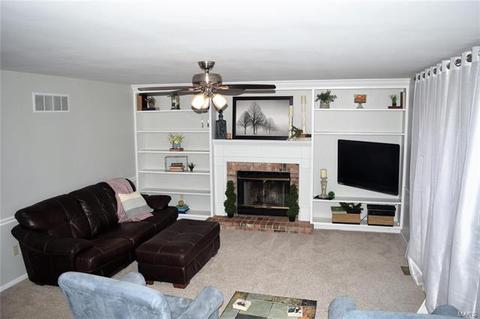 33 Coach Line Dr, O'fallon, MO 63368 photo 13