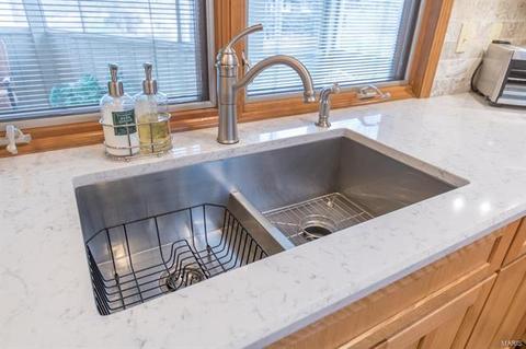 605 Forrester Dr, Manchester, MO 63011 photo 9