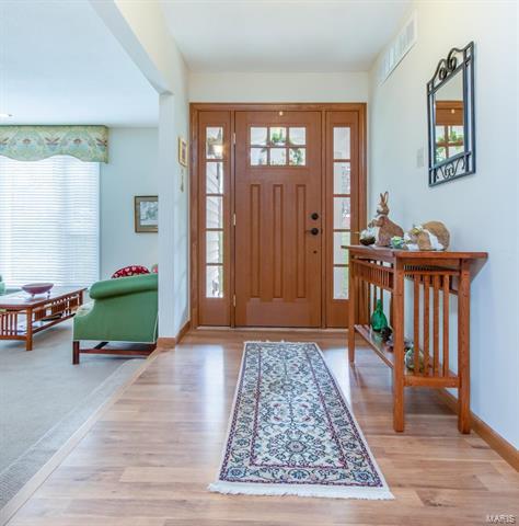 605 Forrester Dr, Manchester, MO 63011 photo 2