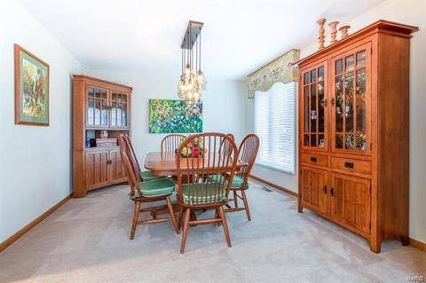 605 Forrester Dr, Manchester, MO 63011 photo 4