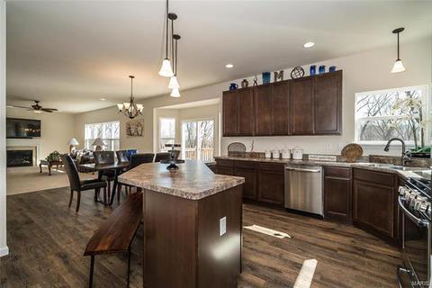 130 Keystone Ridge Dr, O'fallon, MO 63366 photo 9