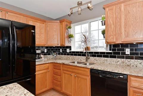 14 Spangle Way Dr, O'fallon, MO 63366 photo 12