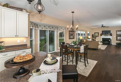 1249 Westrun Dr, Ballwin, MO 63021 photo 8