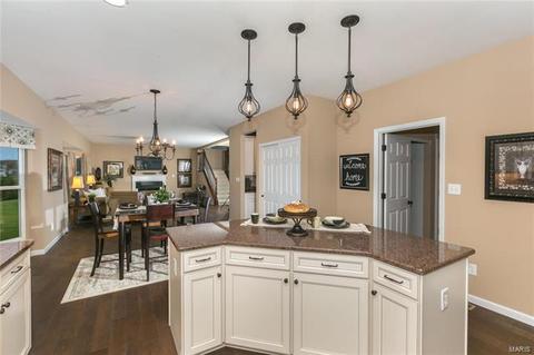 1249 Westrun Dr, Ballwin, MO 63021 photo 10
