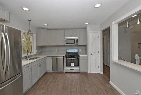 551 Golfwood Dr, Ballwin, MO 63021 photo 7