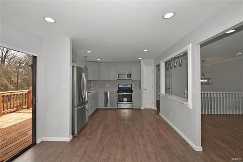 551 Golfwood Dr, Ballwin, MO 63021 photo 6
