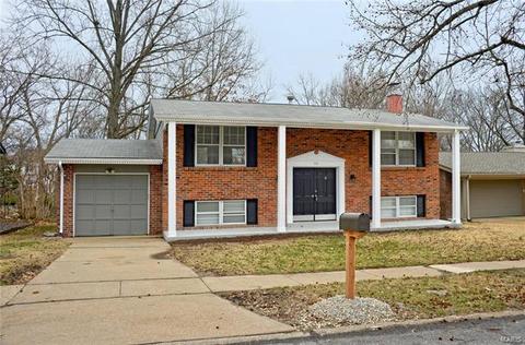 551 Golfwood Dr, Ballwin, MO 63021 photo 1