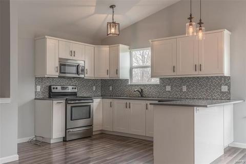 13 E Ofallon Dr, O'fallon, MO 63366 photo 7
