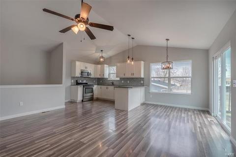 13 E Ofallon Dr, O'fallon, MO 63366 photo 6