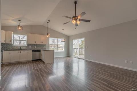 13 E Ofallon Dr, O'fallon, MO 63366 photo 5