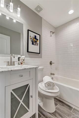 840 Pine Village Ct, Ballwin, MO 63021 photo 17