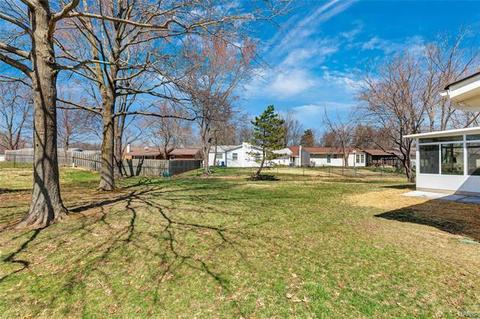 840 Pine Village Ct, Ballwin, MO 63021 photo 21