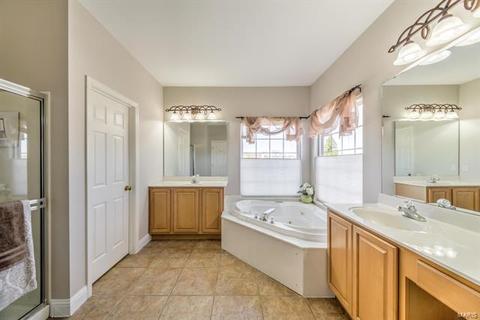 1455 Lucerne Manor Dr, Weldon Spring, MO 63304 photo 18