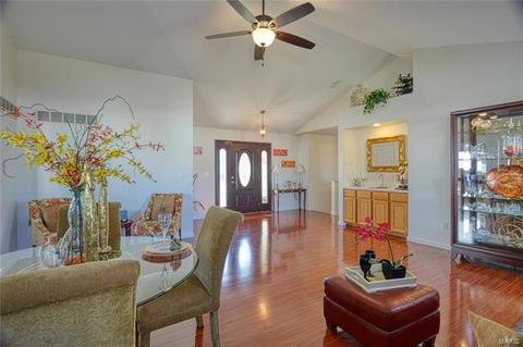 267 Cherrywood Parc Dr, O'fallon, MO 63368 photo 2