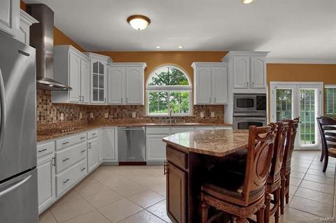 1311 Boly Ln, Ballwin, MO 63021 photo 4