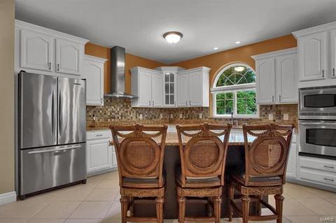 1311 Boly Ln, Ballwin, MO 63021 photo 3