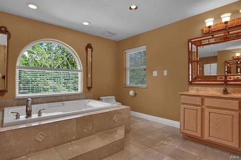 1311 Boly Ln, Ballwin, MO 63021 photo 17