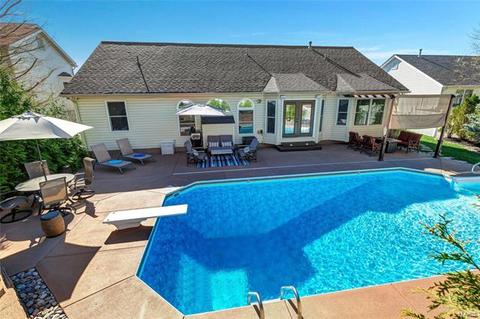2416 Nalpak Dr, Saint Peters, MO 63376 photo 6