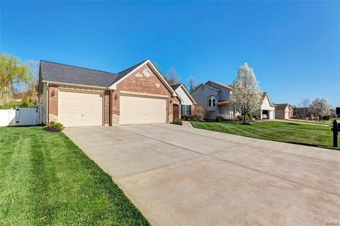 2416 Nalpak Dr, Saint Peters, MO 63376 photo 9
