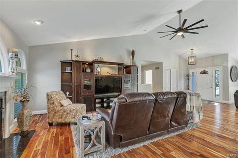 2416 Nalpak Dr, Saint Peters, MO 63376 photo 18