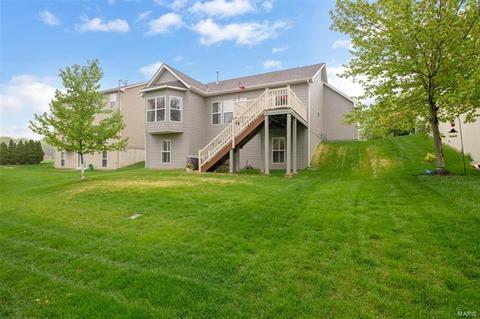 497 Coachgate Ct, Ballwin, MO 63021 photo 2