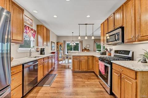 497 Coachgate Ct, Ballwin, MO 63021 photo 8