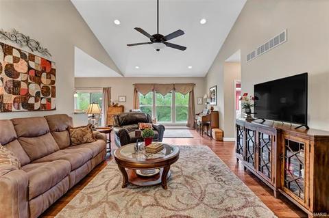 497 Coachgate Ct, Ballwin, MO 63021 photo 6