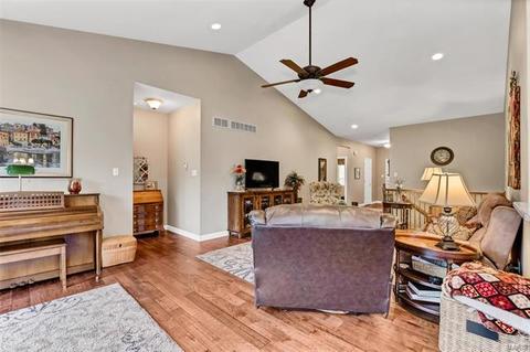497 Coachgate Ct, Ballwin, MO 63021 photo 7