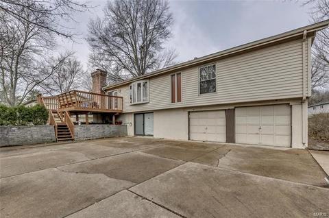 801 Bergquist Dr, Ballwin, MO 63011 photo 9