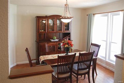 54 W Oak Hill Dr, Ellisville, MO 63021 photo 4