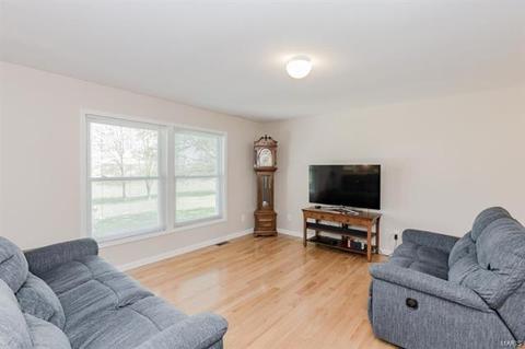 2411 Freymuth Rd, O'fallon, MO 63366 photo 4