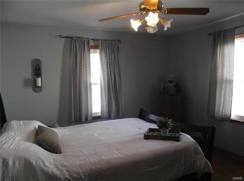 1124 Spring Ave, Saint Charles, MO 63301 photo 7